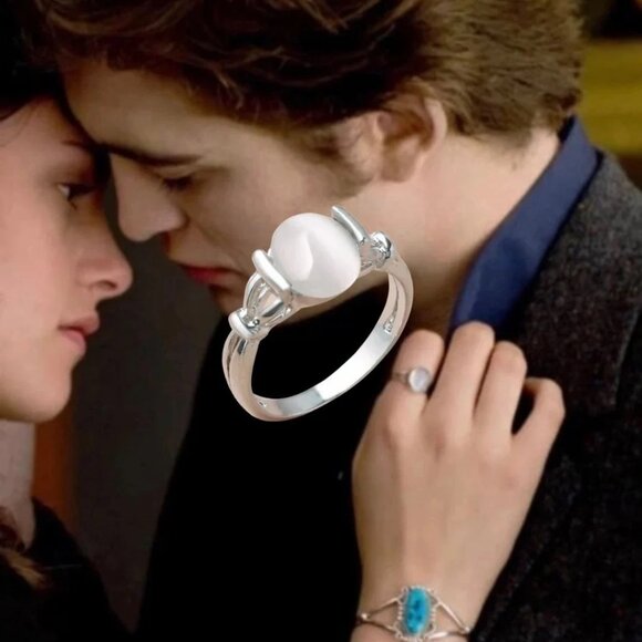 [NEW] WOMEN'S TWIGHLIGHT MOVIE MOON STONE RING SIZE 7 RING 925 STERLING SILVER - Picture 5 of 5